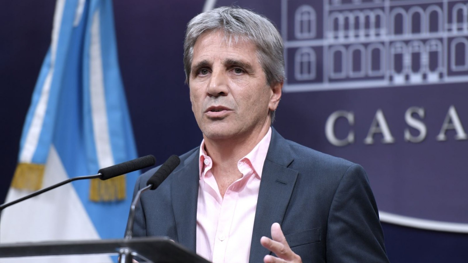 Luis Caputo: "No vamos a devaluar, lo dijimos desde el primer día"